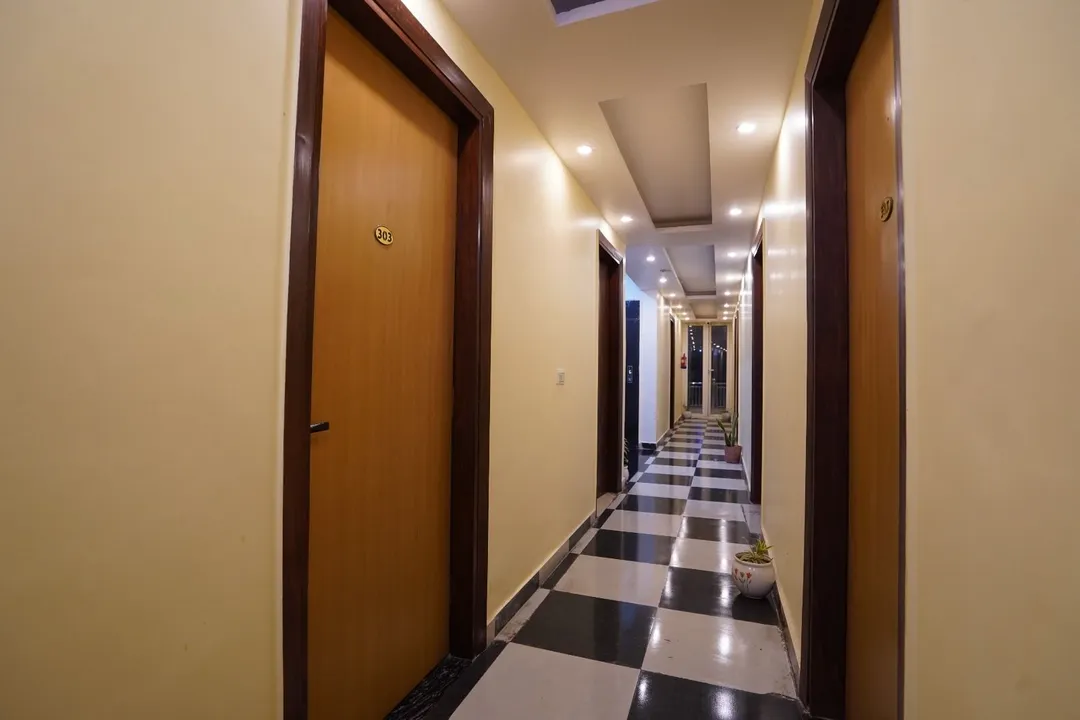 best hotels for unmarried couples in snap stayz noida