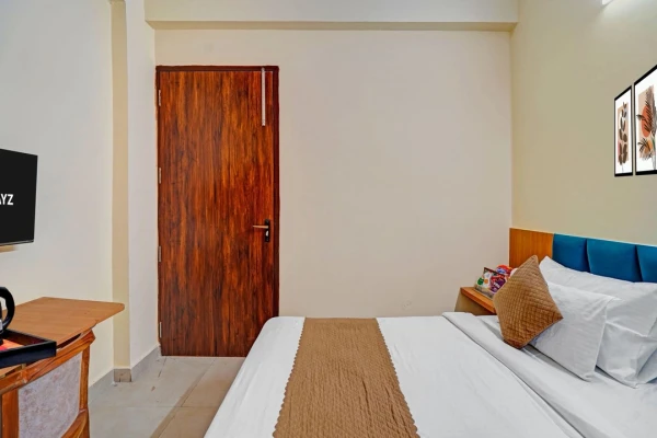 hotel with gym in sector 121, noida - snap stayz