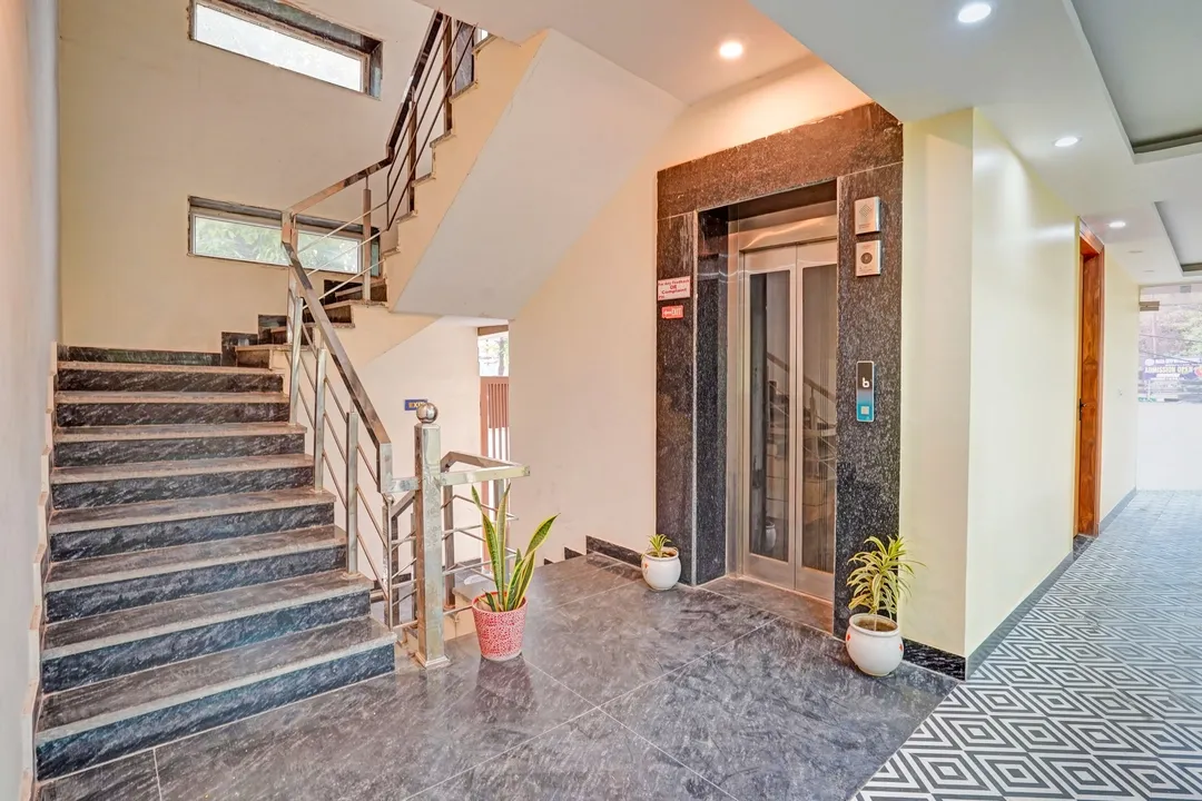 best hotels for couple in snapstayz hotel noida