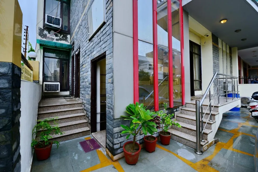 luxury hotels in sunshine residency noida