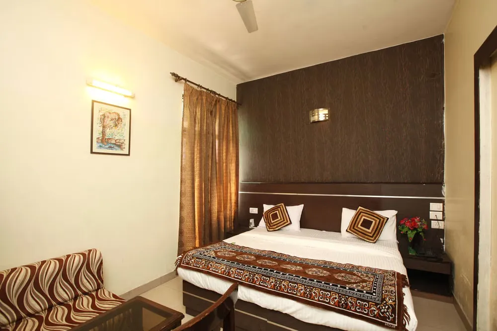 best corporate hotels in sunshine residency noida