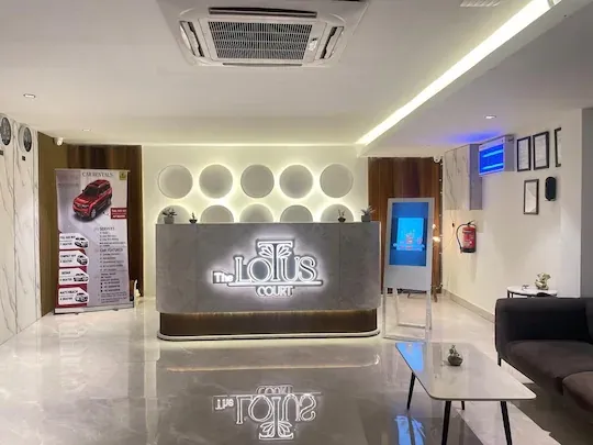 good hotels in the hoften lotus court noida