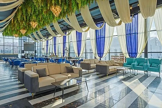 best day time hotels in the hoften lotus court noida