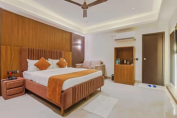 best cheap hotels in the hoften lotus court noida