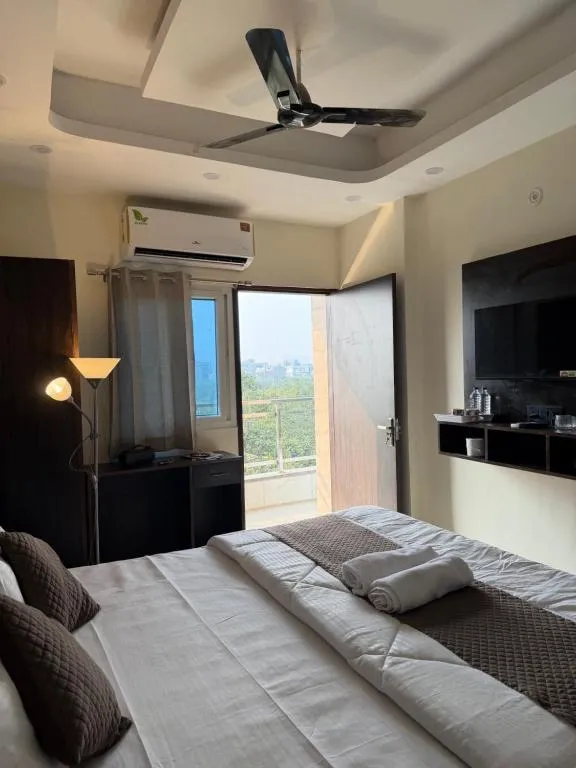 hotel room booking in sector 63, noida - the ivory loft