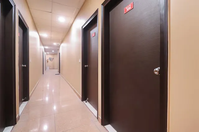 tourist hotels in the royal plaza noida