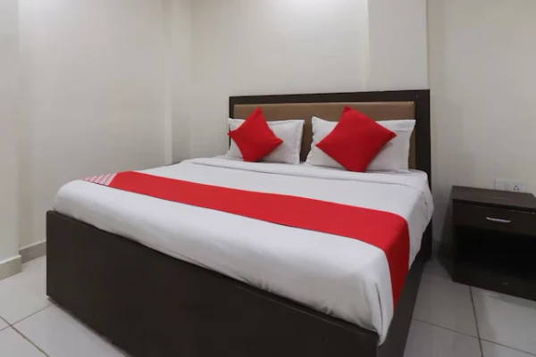 cheap and best hotels in the royal plaza noida