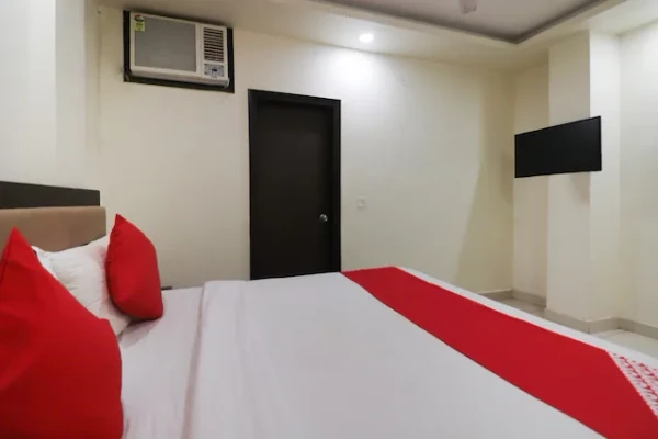 hotel with swimming pool in sector 71, noida - the royal plaza