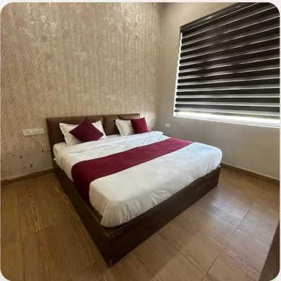 couple hotels in yu turn hotel noida