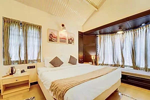 jacuzzi hotel in kotagiri, ooty - alaya stays cleft 3-bhk with garden, picturesque verandah
