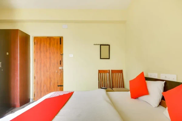 Hotel with party hall in seerapalayam, ottakkalmandapam - st residency