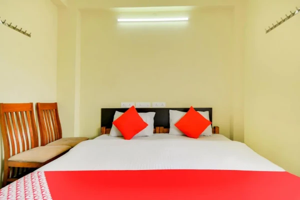 hotel near ottakkalmandapam railway station - st residency