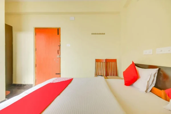 Hotel with free parking in seerapalayam, ottakkalmandapam - st residency