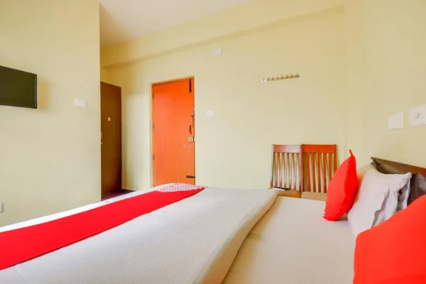 hotel near ottakkalmandapam railway station - st residency
