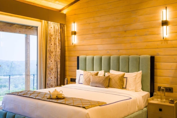 hotel with free parking in tehsil baijnath, palampur - esh cottage hazel hillview suites by elivaas
