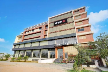 hotels for couple in hotel maple inn & banquet patna