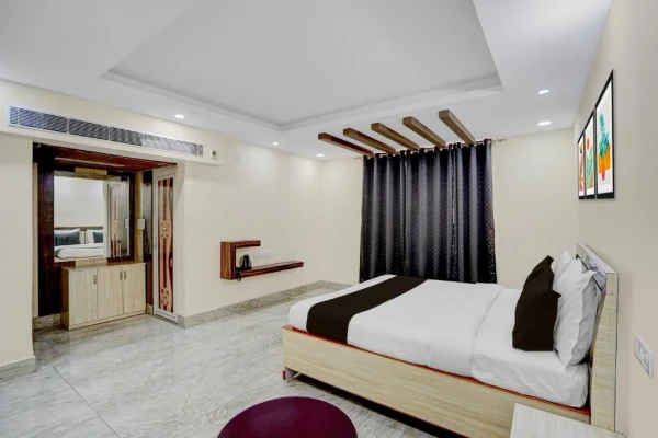 hotel with party hall in anisabad, patna - hotel maple inn & banquet