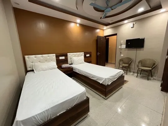 best hourly hotels in hotel pond view, anisabad, patna patna