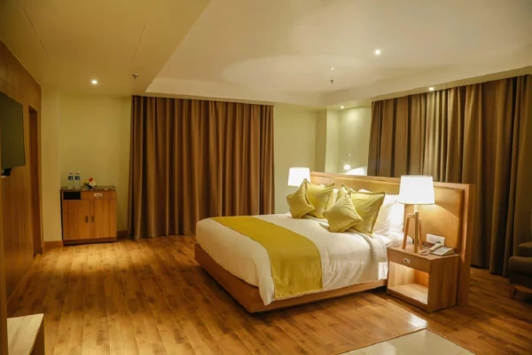 hotel near patna railway station - lemon tree premier patna