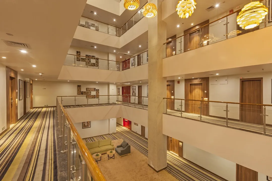 family hotel with pool in gandhi maidan road, patna - lemon tree premier patna