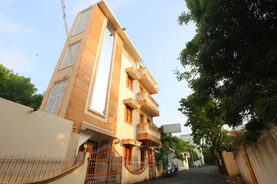group holiday hotels in hotel le apex pondicherry