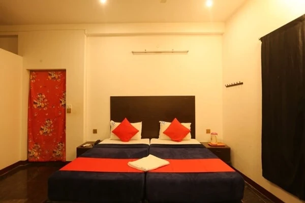 hotel with bar in auroville, pondicherry - pheonix residency