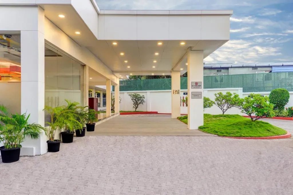 hotel with swimming pool in jungli ghat, port blair - lemon tree hotel port blair