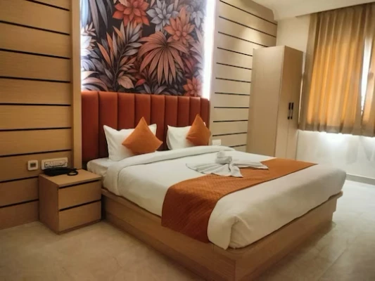top hotels in hotel anand continental prayagraj