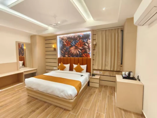 tourist hotels in hotel anand continental prayagraj