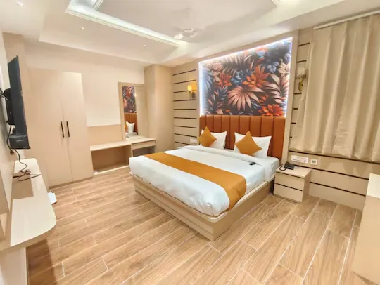 best hotel in hotel anand continental prayagraj