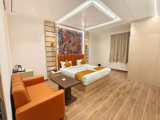 cheap and best hotels in hotel anand continental prayagraj