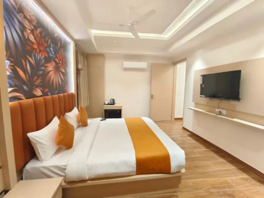 best luxury hotel in hotel anand continental prayagraj