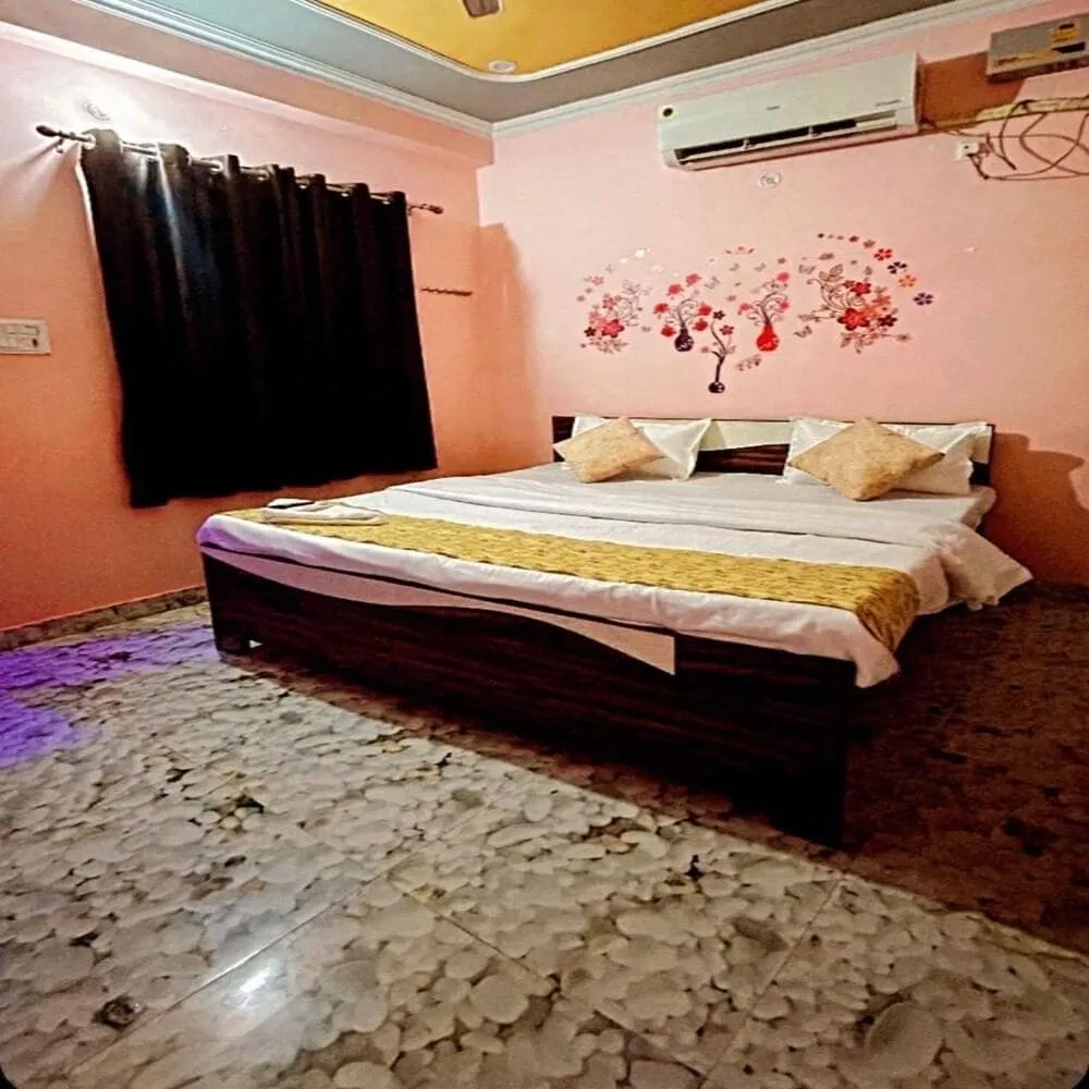 hotel with swimming pool in chak raghunath, prayagraj - hotel krishna inn