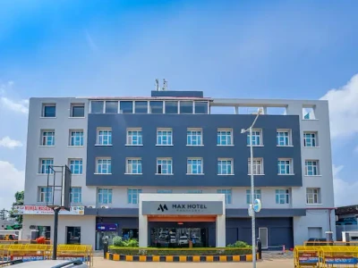 hotel with bar in civil lines, prayagraj - max hotel prayagraj