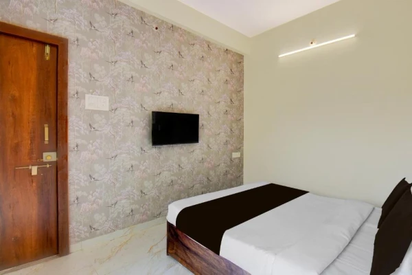 hotel with free parking in kharadi, pune - aura suites
