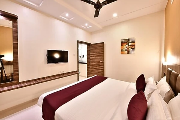 best hourly stay hotels in click hotel sagar plaza chakan pune