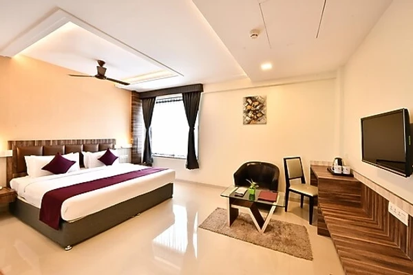 hotel with party hall in chakan, pune - click hotel sagar plaza chakan