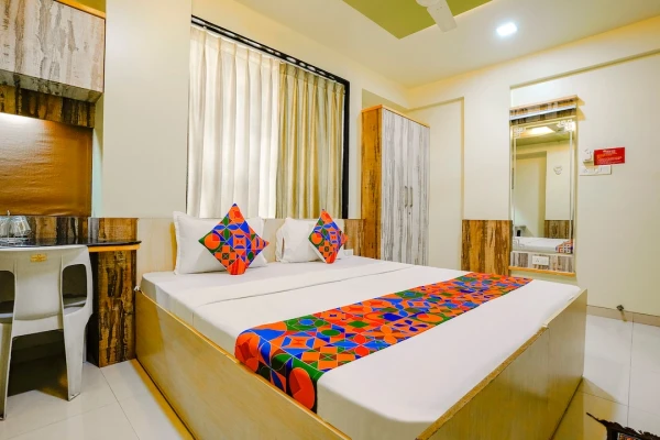 best couple friendly hotels in happy homely stay hotels pune