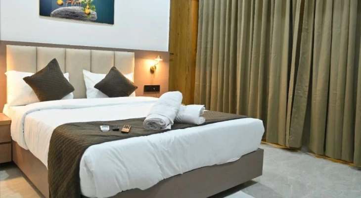 jacuzzi hotel in mundhwa, pune - hotel city center executive