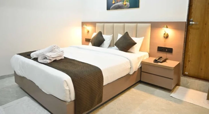 3 star hotel in mundhwa, pune - hotel city center executive