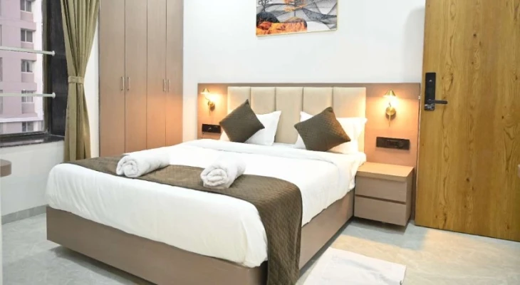 hotel with party hall in mundhwa, pune - hotel city center executive