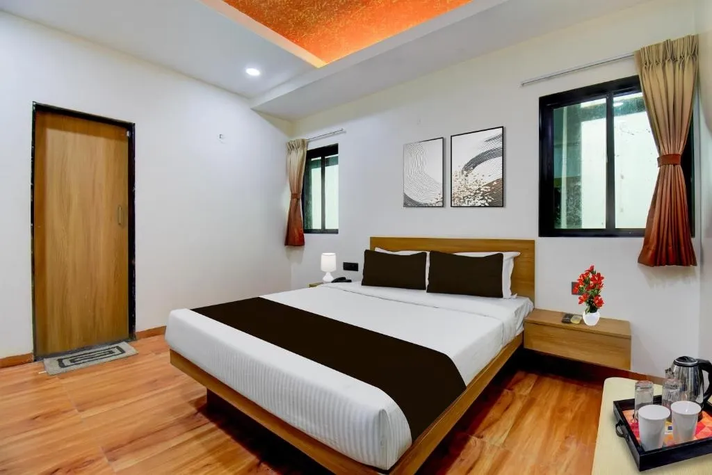 group holiday hotels in hotel d villa pune