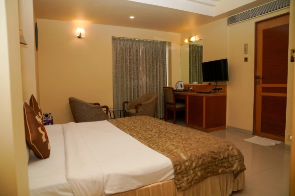 hotel in shivaji nagar, pune for family - hotel deccan royale
