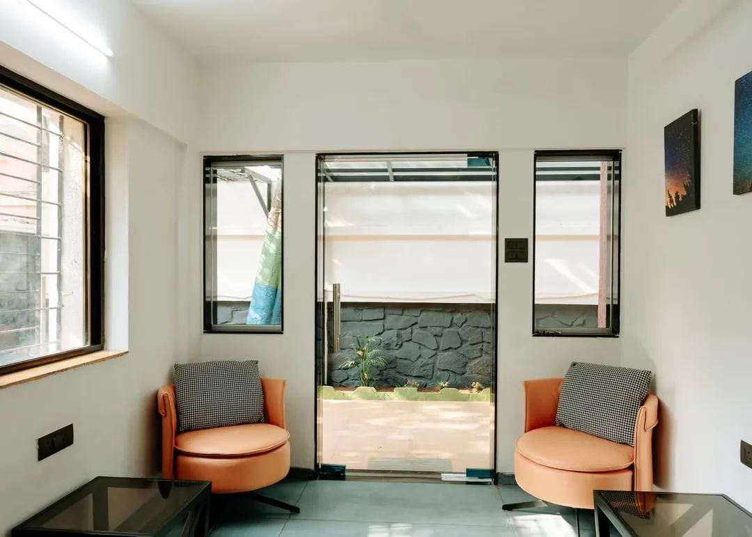 hotel with bar in baner, pune - hotel lotus guest house