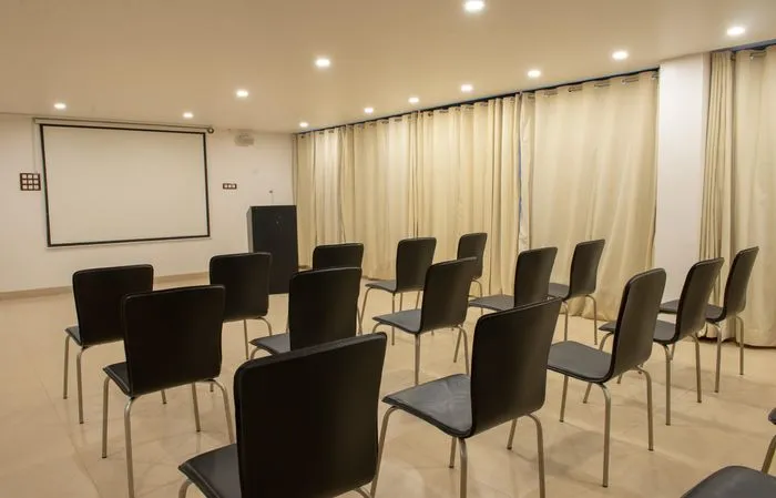 hotel near pune airport - hotel monarch montvert