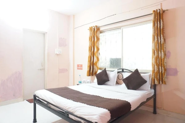 family hotel with pool in wadgaon sheri, pune - hotel naman executive 2	pune