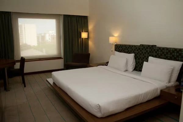 hotel near pune railway station - hotel parc estique