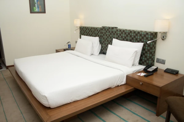 hotel in viman nagar phoenix mall, pune for couples - hotel parc estique