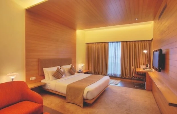 hotel with bar in viman nagar phoenix mall, pune - hotel parc estique