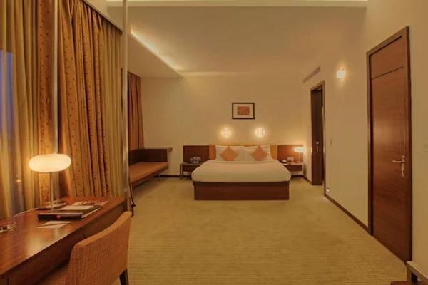 hotel with banquet hall in viman nagar phoenix mall, pune - hotel parc estique